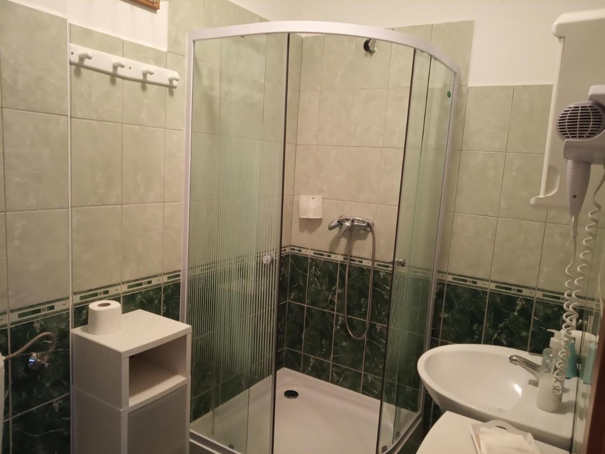 Atlas Apartman Buk Ngoại thất bức ảnh